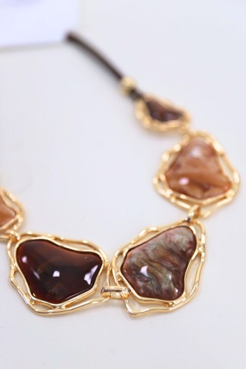 Alternative view of COLLANA CON PIETRE E CORNICE DORATA