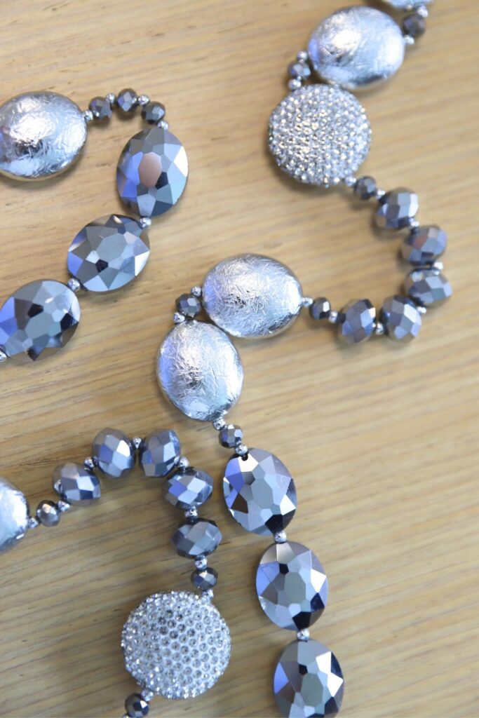 COLLANA LUNGA CON SFERE E CRISTALLI - Argento, TU 