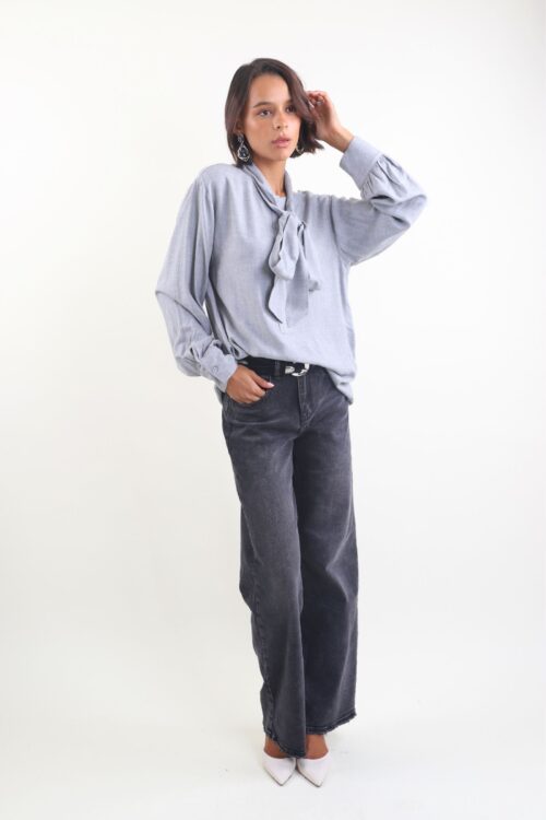 Alternative view of CAMICIA CON FIOCCO