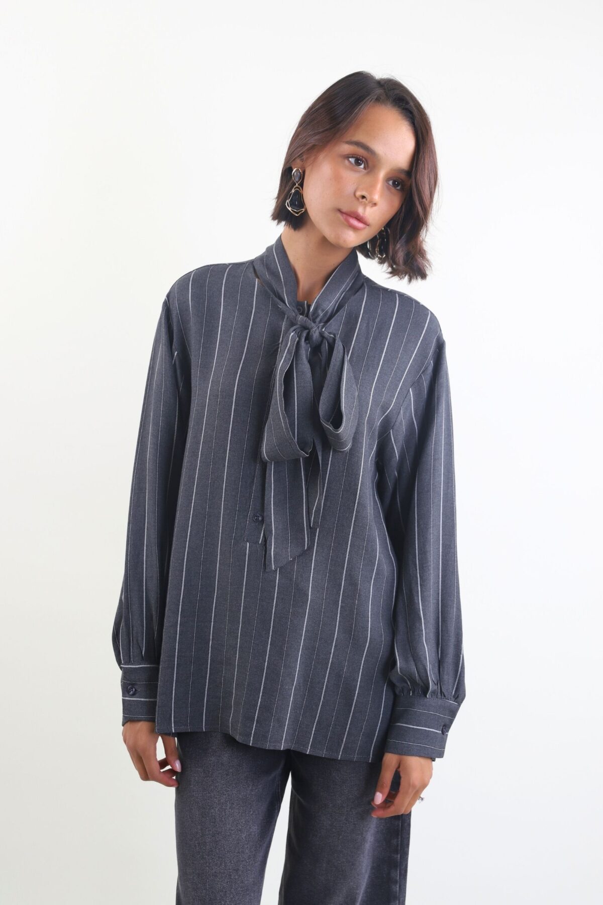 CAMICIA A RIGHE CON FIOCCO