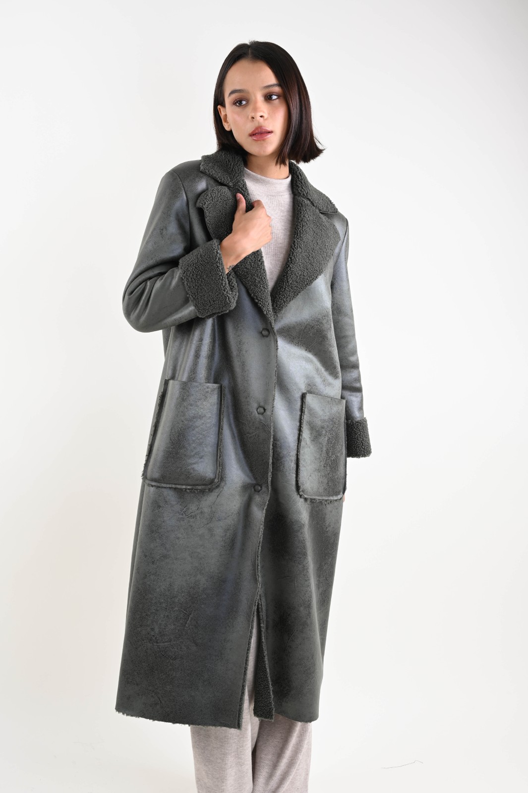 SHEARLING LUNGO IN ECOPELLE – Bild 3