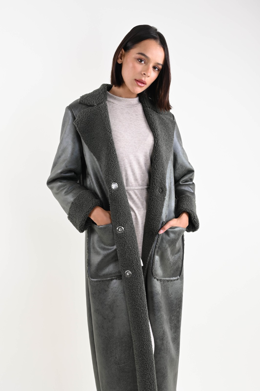 SHEARLING LUNGO IN ECOPELLE – Bild 8