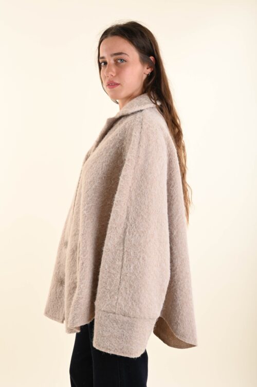 Alternative view of GIACCA IN LANA COTTA