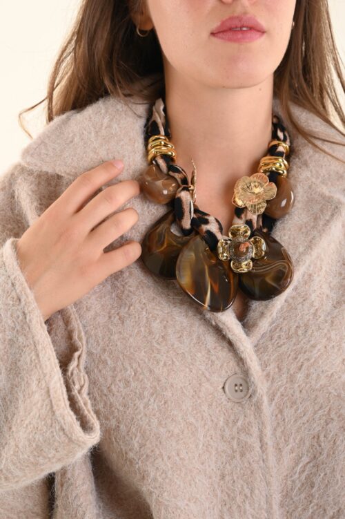 COLLANA FOULARD MACULATO CON MAXI PENDENTI