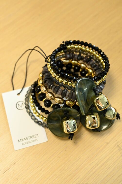 BRACCIALE ELASTICO CON PERLE E DETTAGLI ORO