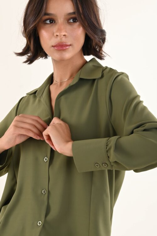 CAMICIA CON BOTTONI IN TESSUTO FLUIDO