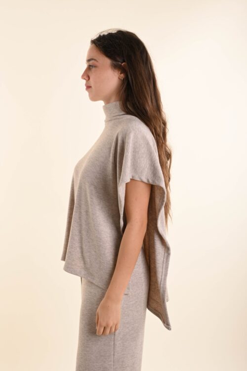 Alternative view of PONCHO IN MAGLIA A COLLO ALTO