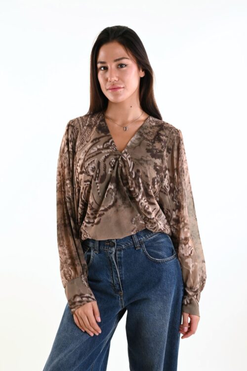 BLUSA STAMPATA CON SCOLLO A V