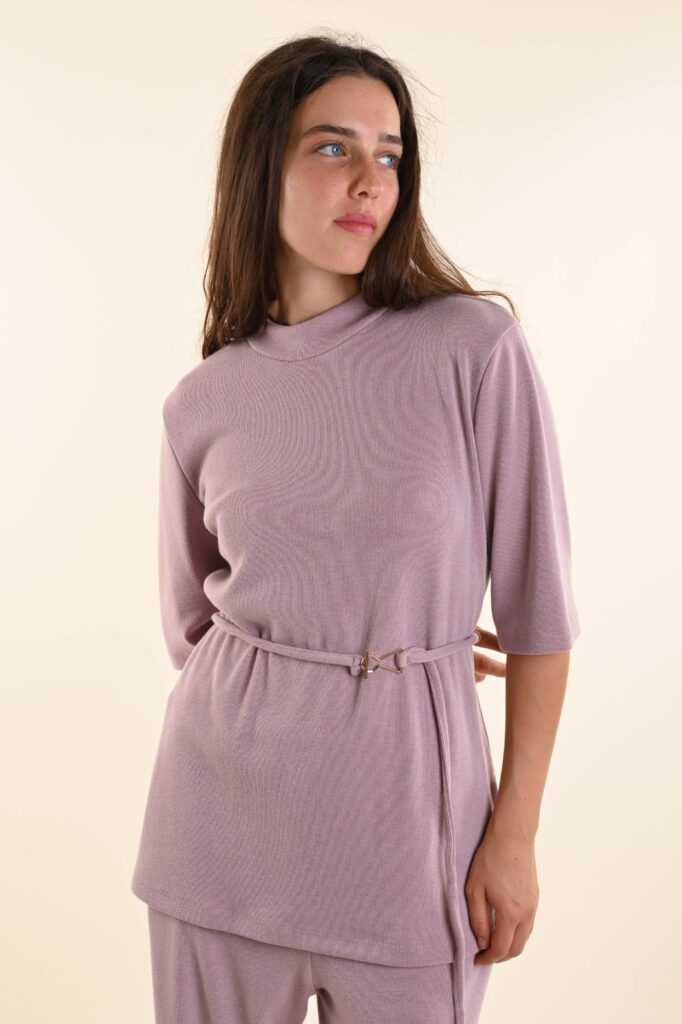 MAGLIA CON CINTURINO 