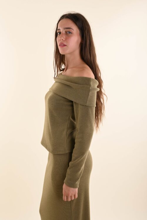 Alternative view of MAGLIA CON SCOLLO ALLA BARDOT