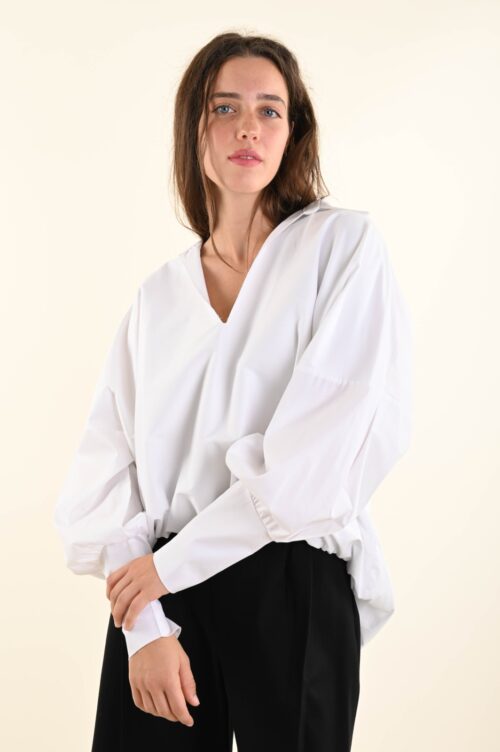 Alternative view of BLUSA SCOLLO A V ASIMMETRICA CON ORLO ELASTICIZZATO