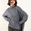 MAGLIONE A COLLO ALTO DAL TAGLIO ASIMMETRICO - Grigio, TU