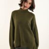 MAGLIONE A COLLO ALTO DAL TAGLIO ASIMMETRICO - Verde olive, TU