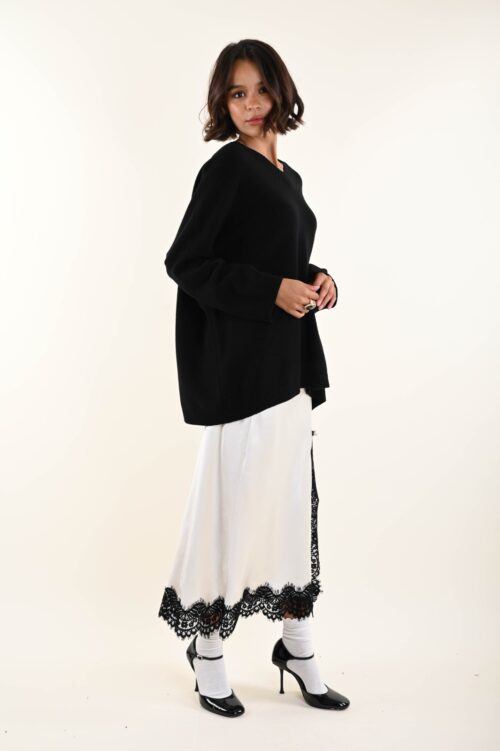 Alternative view of GONNA MIDI CON INSERTO IN PIZZO