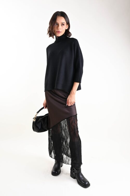 Alternative view of MAGLIA A COLLO ALTO CON MANICHE A 3/4 A COSTINE