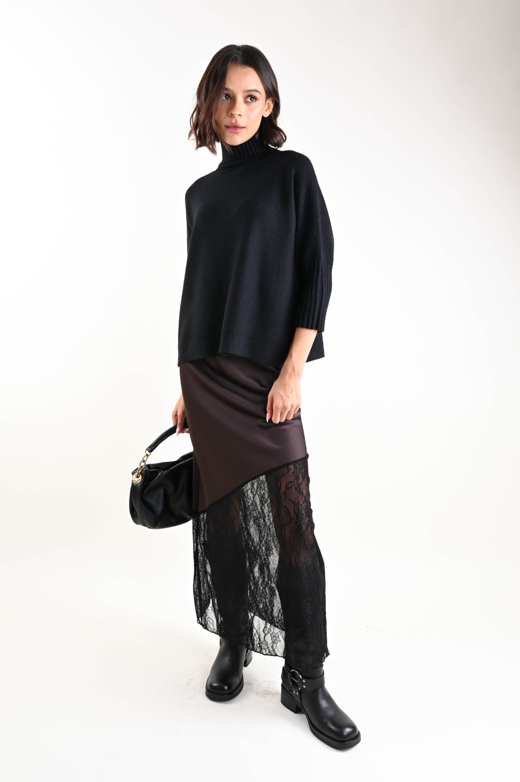 MAGLIA A COLLO ALTO CON MANICHE A 3/4 A COSTINE - immagine 2