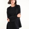 MAGLIA A MANICHE LUNGHE ADERENTE DAL TAGLIO ASIMMETRICO - Black, L