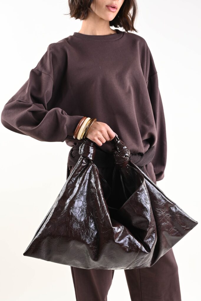 BORSA HOBO IN SIMILPELLE CON DETTAGLIO A NODO 