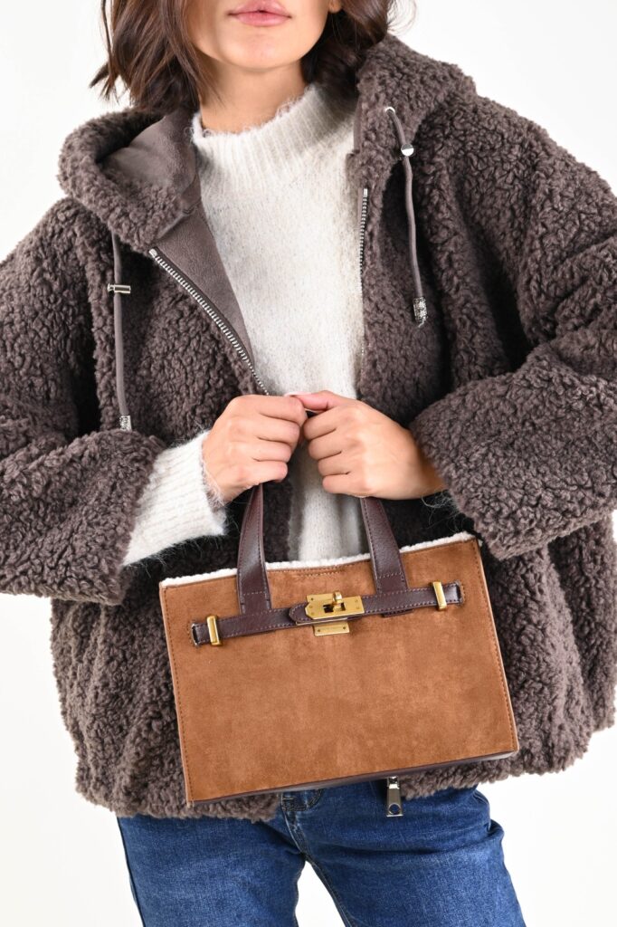 MINI BAG IN ECOPELLE SCAMOSCIATA CON INTERNO SHEARLING E POCHETTE COORDINATA 