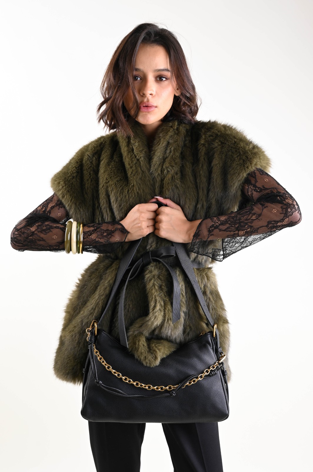 BORSA BAGUETTE IN SIMILPELLE MARTELLATA CON CATENA – Bild 2