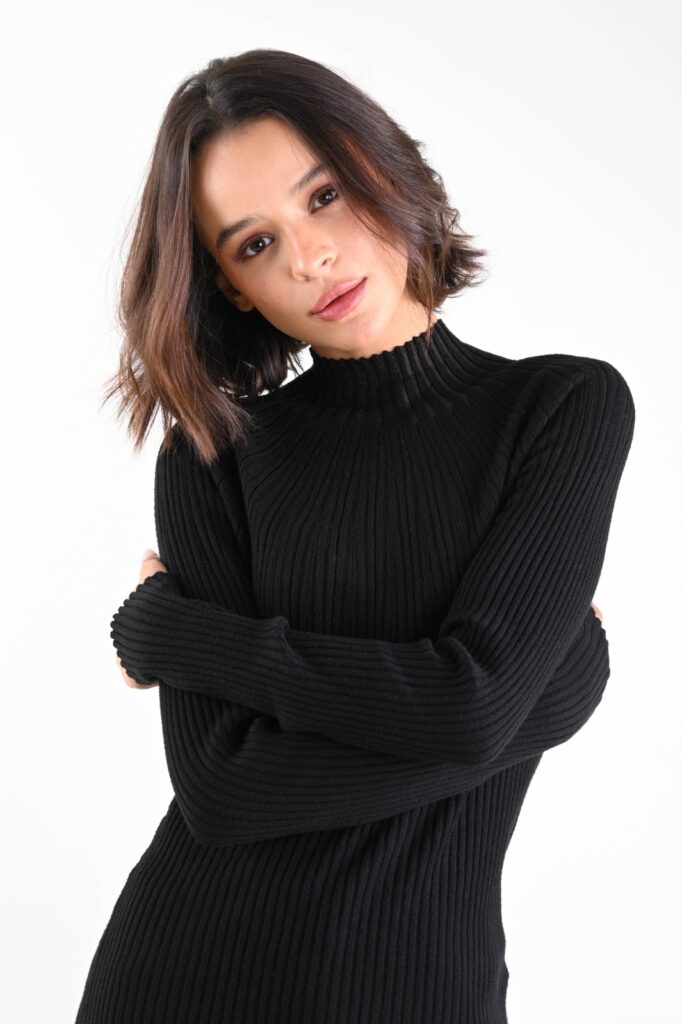 MAGLIA CON COLLO ALTO E TRASPARENZE - Μαύρος, TU 