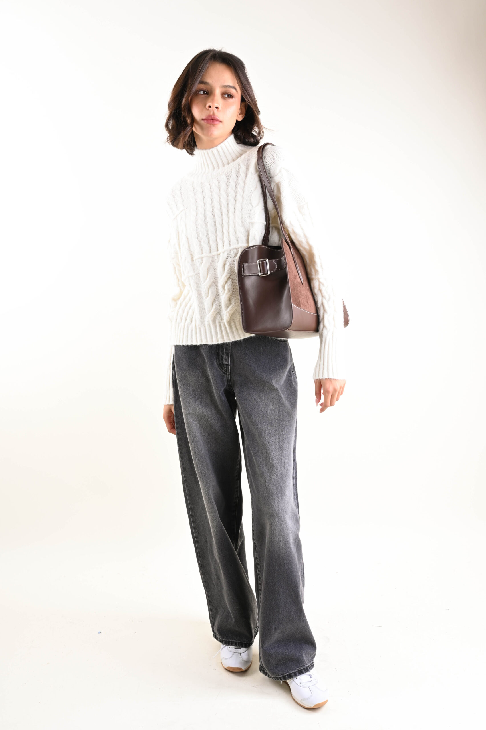 MAGLIA CON LAVORAZIONE A TRECCE - immagine 5