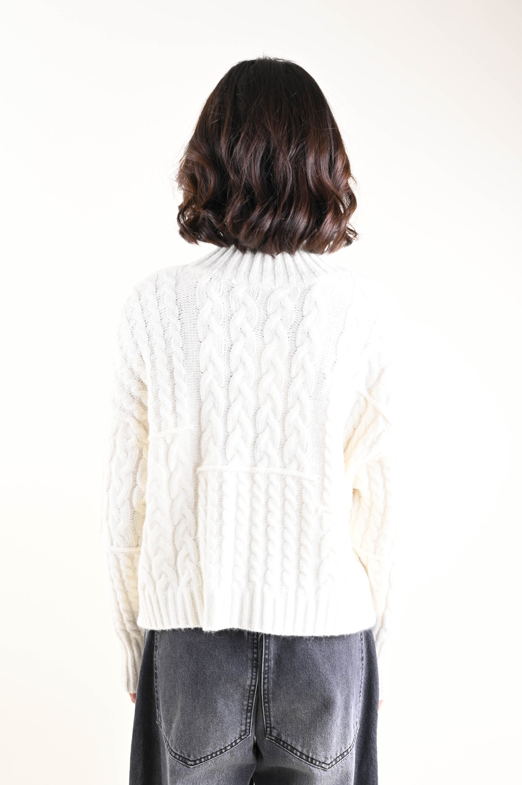 MAGLIA CON LAVORAZIONE A TRECCE - immagine 3