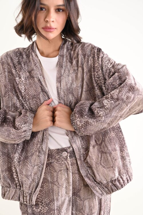 GIACCA PITONATA CON MANICHE ARRICCIATE ED ELASTICO SUL FONDO