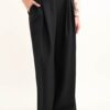 PANTALONI A PALAZZO CON PINCES E CINTURA - Nero, S