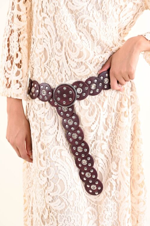 CINTURA CON CERCHI E BORCHIE