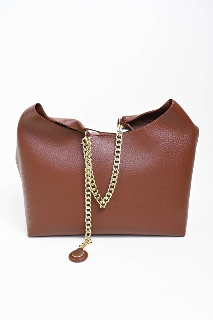 BORSA HOBO IN SIMILPELLE MARTELLATA CON MANICO A CATENA 