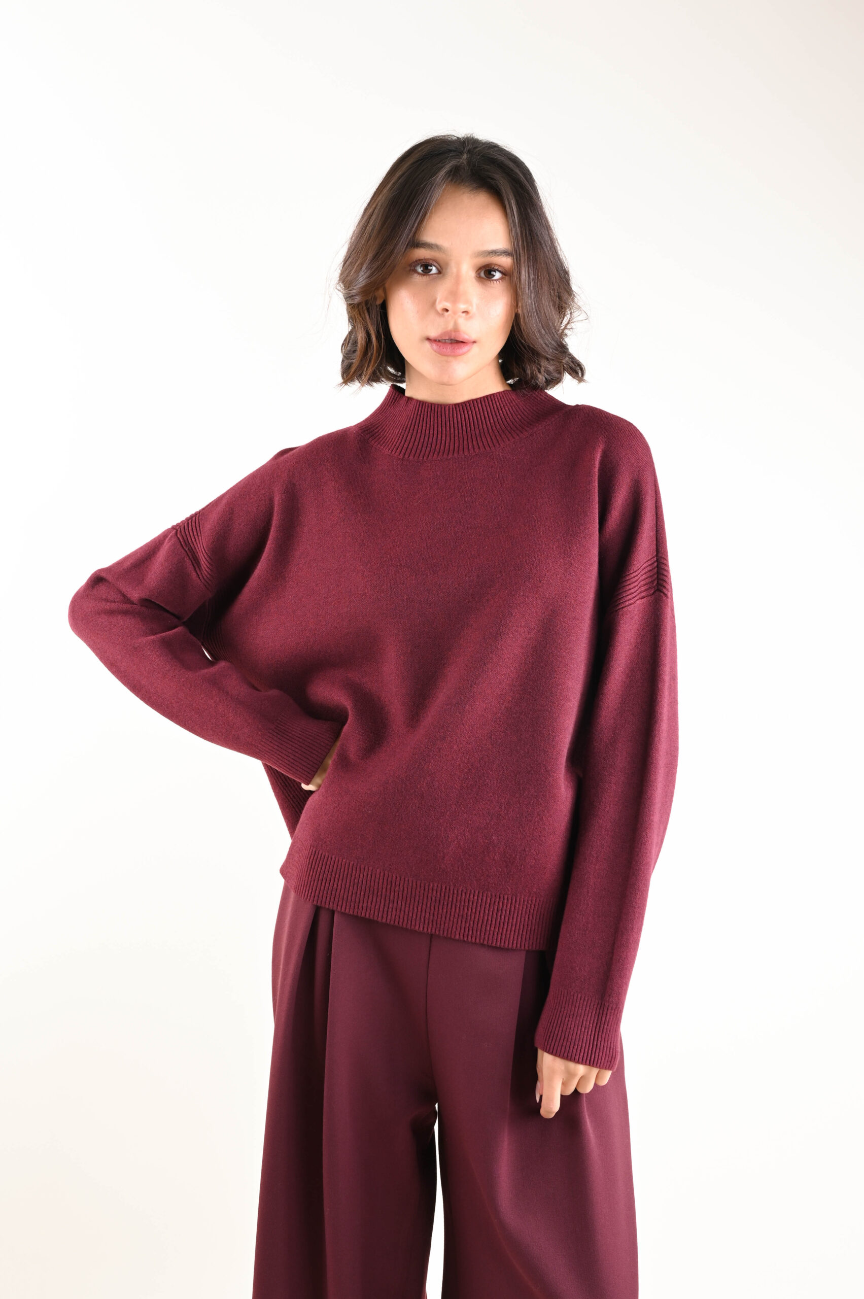 M25406-90_BORDEAUX MAGLIA CON CUCITURA STRUTTURATA SULLA SPALLA - TU