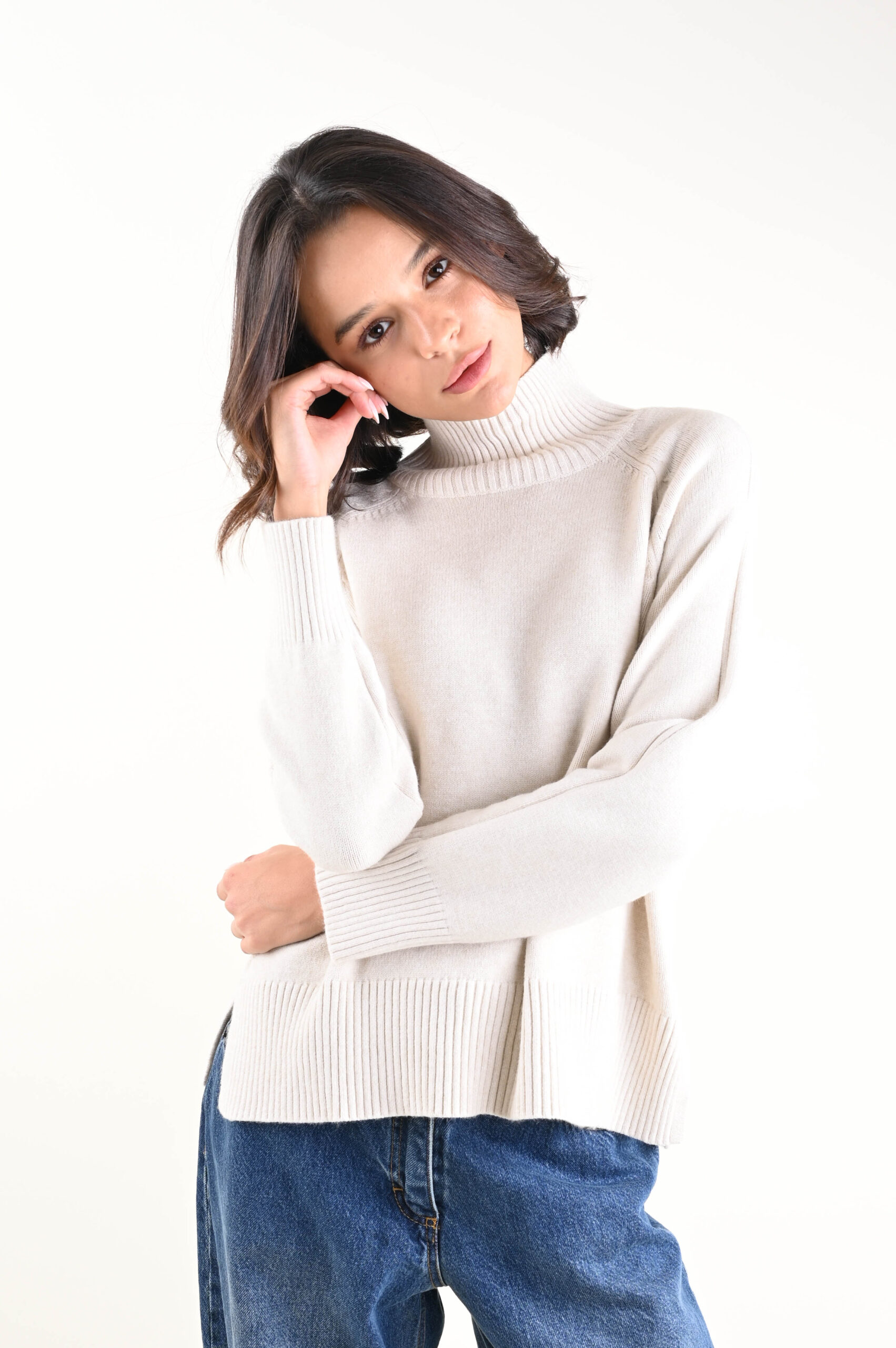 MAGLIA CON COLLO ALTO A COSTE