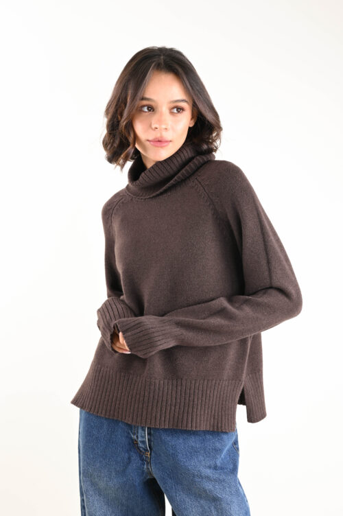 MAGLIA CON COLLO A COSTINE