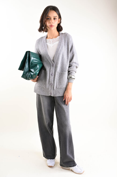 Alternative view of CARDIGAN OVER CON SCOLLO A V E TASCHINI