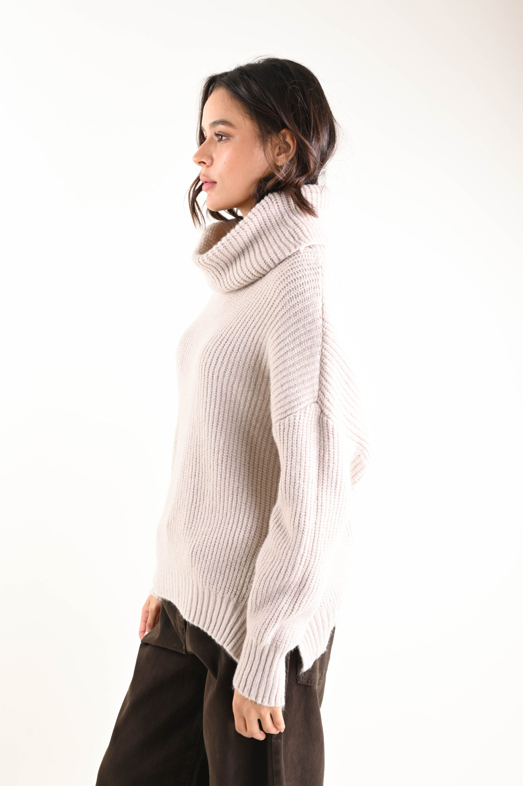 MAGLIA A COLLO MORBIDO IN MAGLIA GROSSA - immagine 3