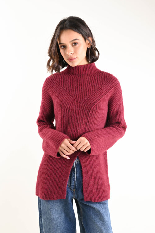 MAGLIA CON LAVORAZIONE A COSTE E SPACCO