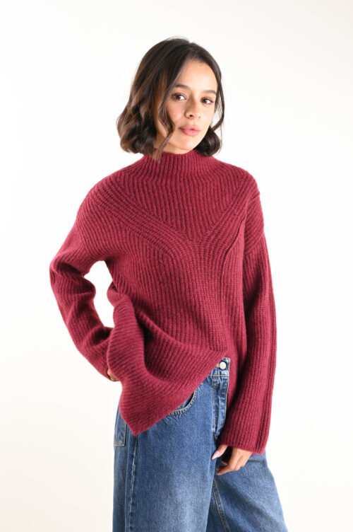 Alternative view of MAGLIA CON LAVORAZIONE A COSTE E SPACCO