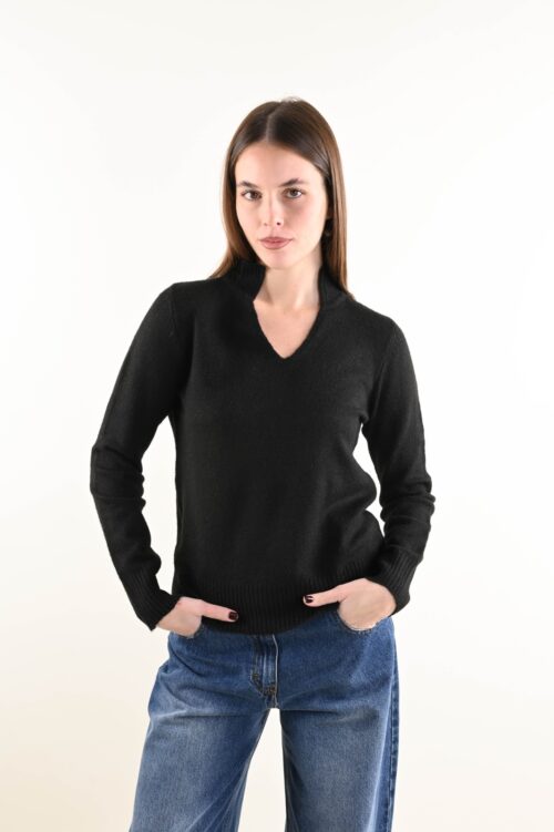 MAGLIA MORBIDA CON COLLETTO