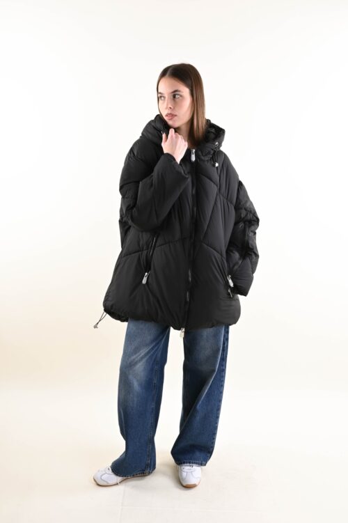 Alternative view of PIUMINO IMBOTTITO CON CAPPUCCIO