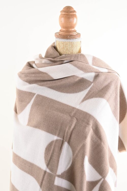 Alternative view of SCIARPA CON MOTIVO GEOMETRICO