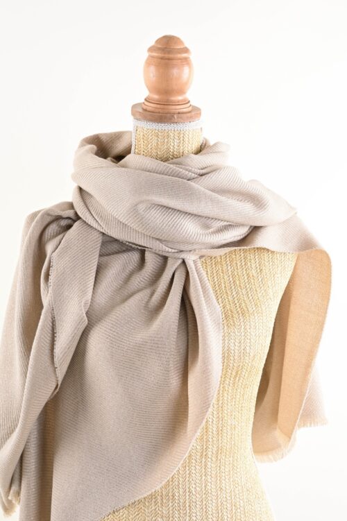 SCIARPA CON DETTAGLI IN LUREX