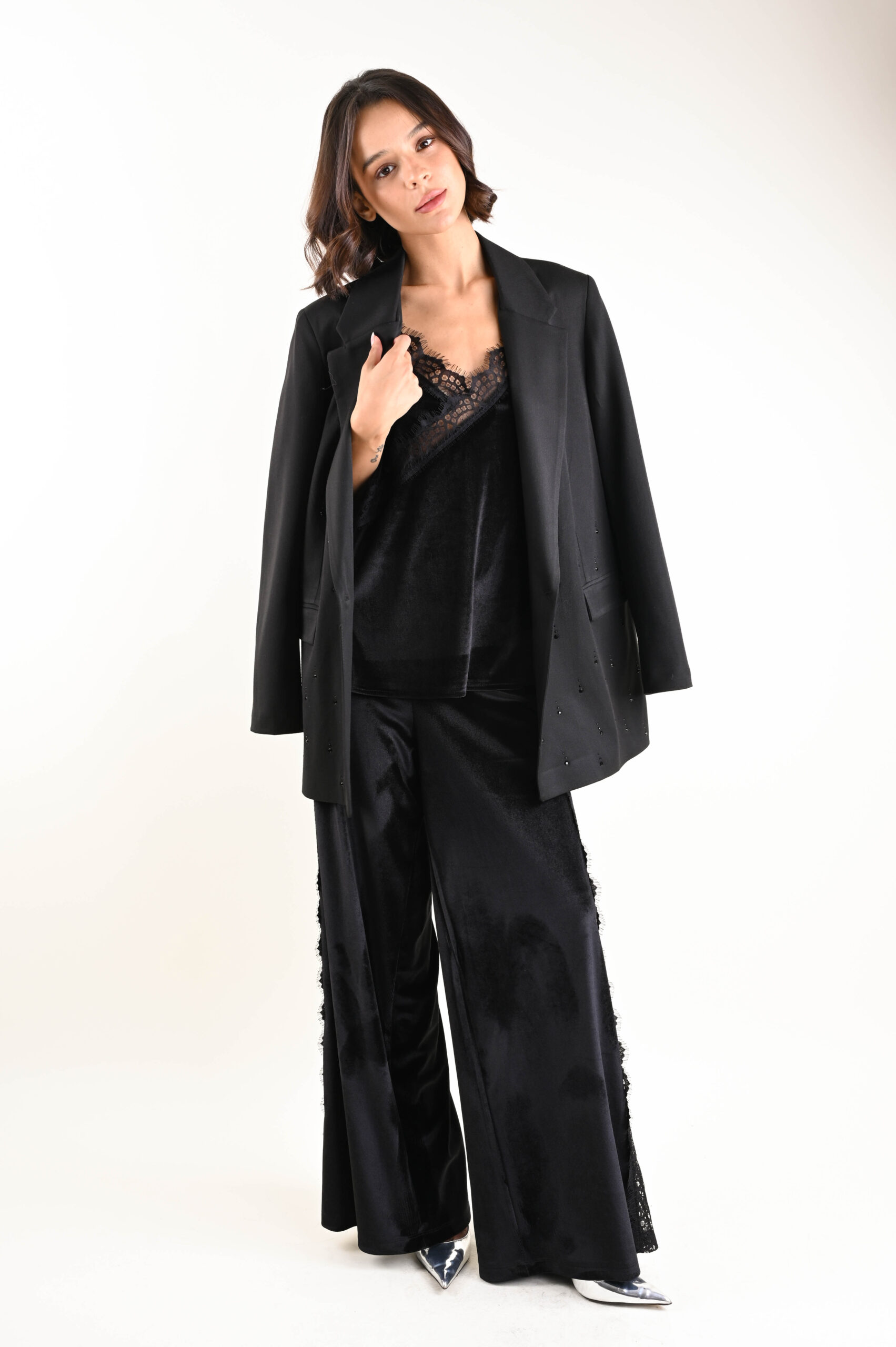 PANTALONI AMPI IN PIZZO E VELLUTO - immagine 2