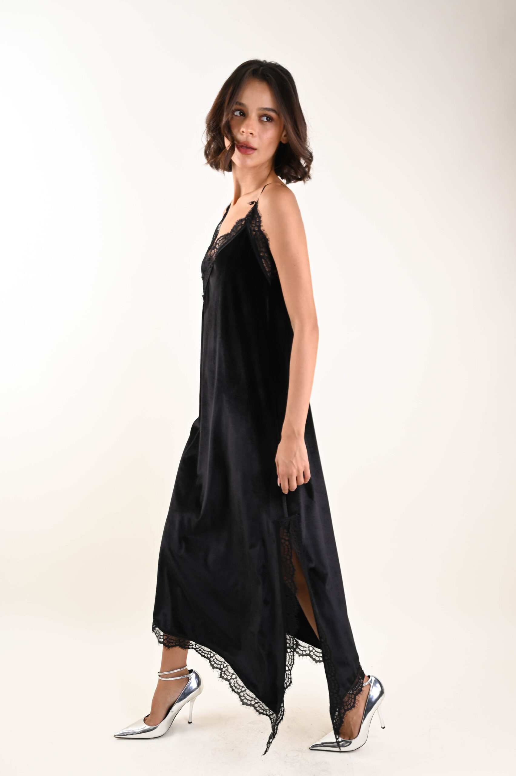 ABITO LUNGO IN VELLUTO CON PIZZO - immagine 3