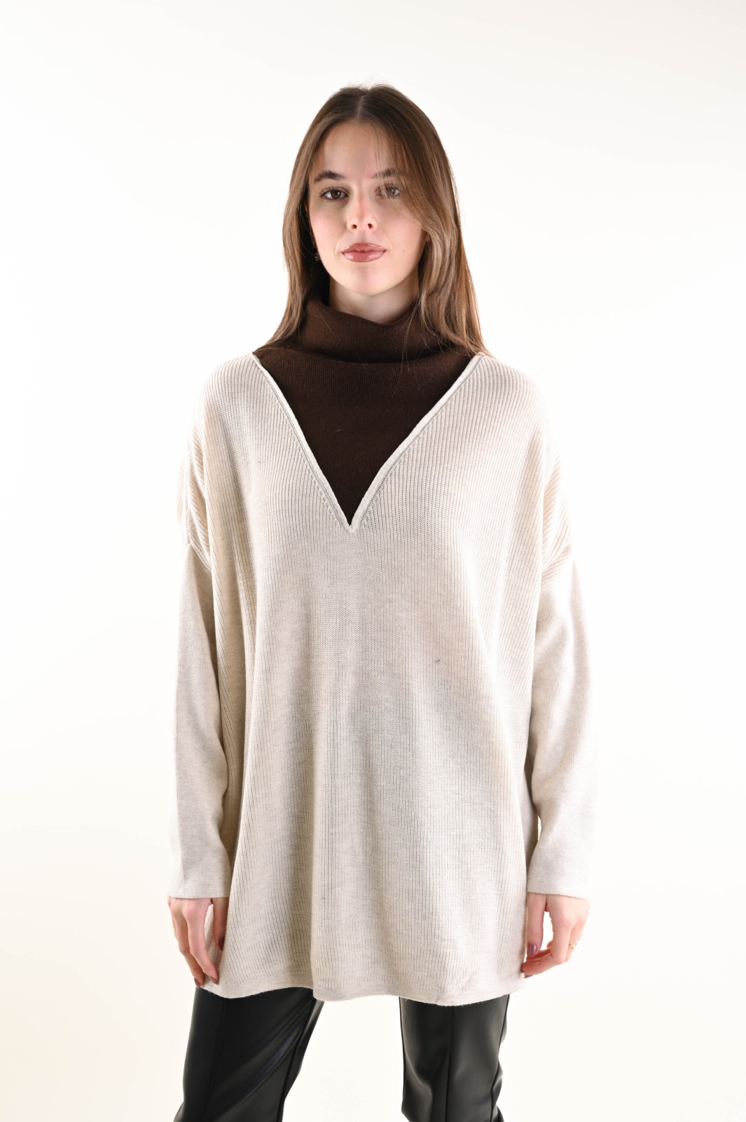 ML28231-90_BEIGE MAXI MAGLIA CON COLLO DOPPIO E SCOLLO A V - Beige, TU