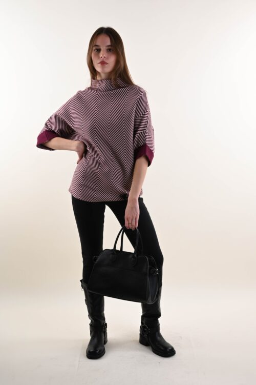 Alternative view of MAGLIA MOTIVO CHEVRON CON FIOCCO APPLICATO