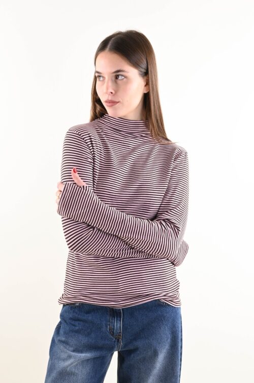 MAGLIA A RIGHE FELPATA CON COLLO ALTO