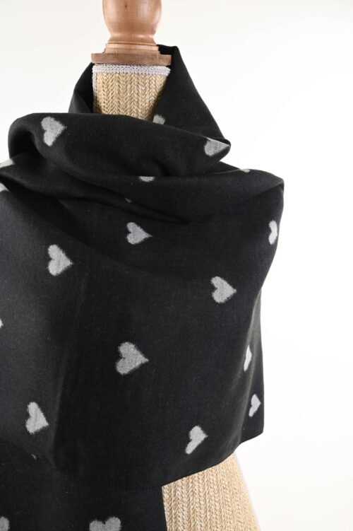 Alternative view of SCIARPA MORBIDA CON MOTIVO A CUORI