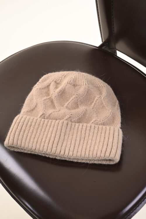 CAPPELLO IN MAGLIA CON LAVORAZIONE INTRECCIATA