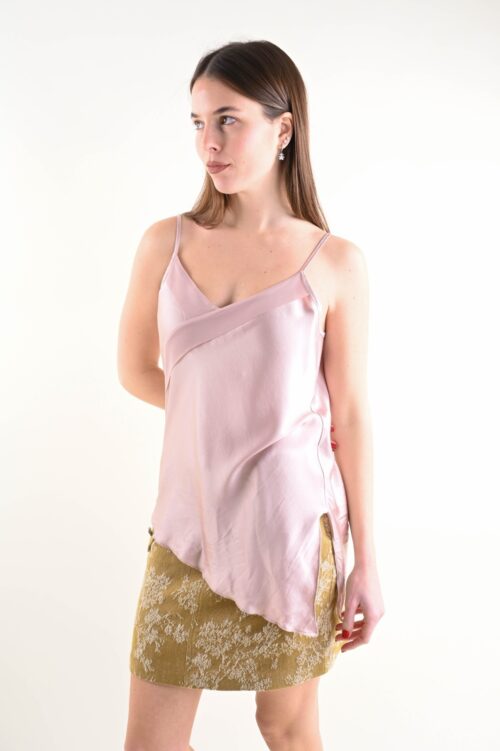 TOP SATIN ASIMMETRICO CON SCOLLO INCROCIATO